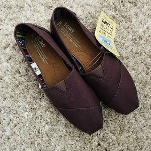 NWT Toms Size 7W